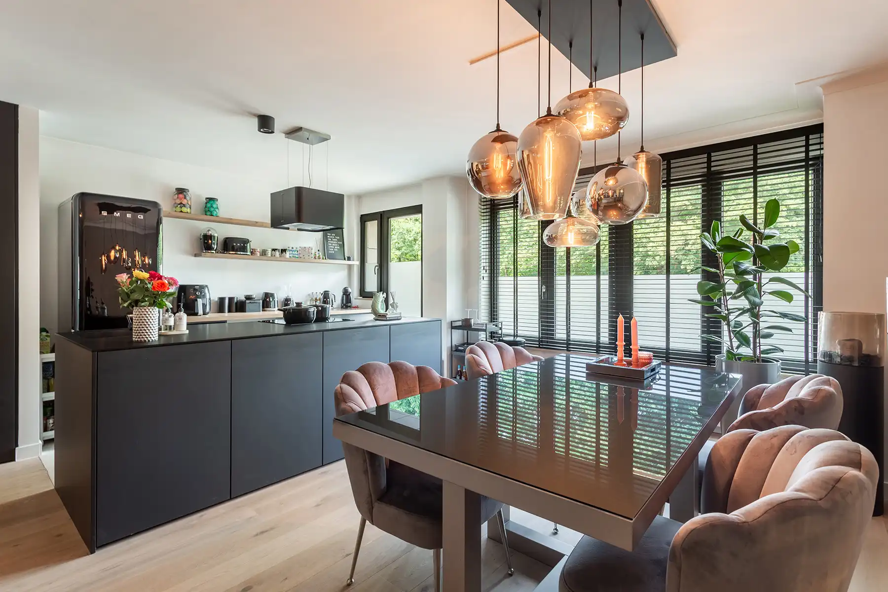 Prachtig vernieuwd app. op toplocatie + garagebox en P foto 2