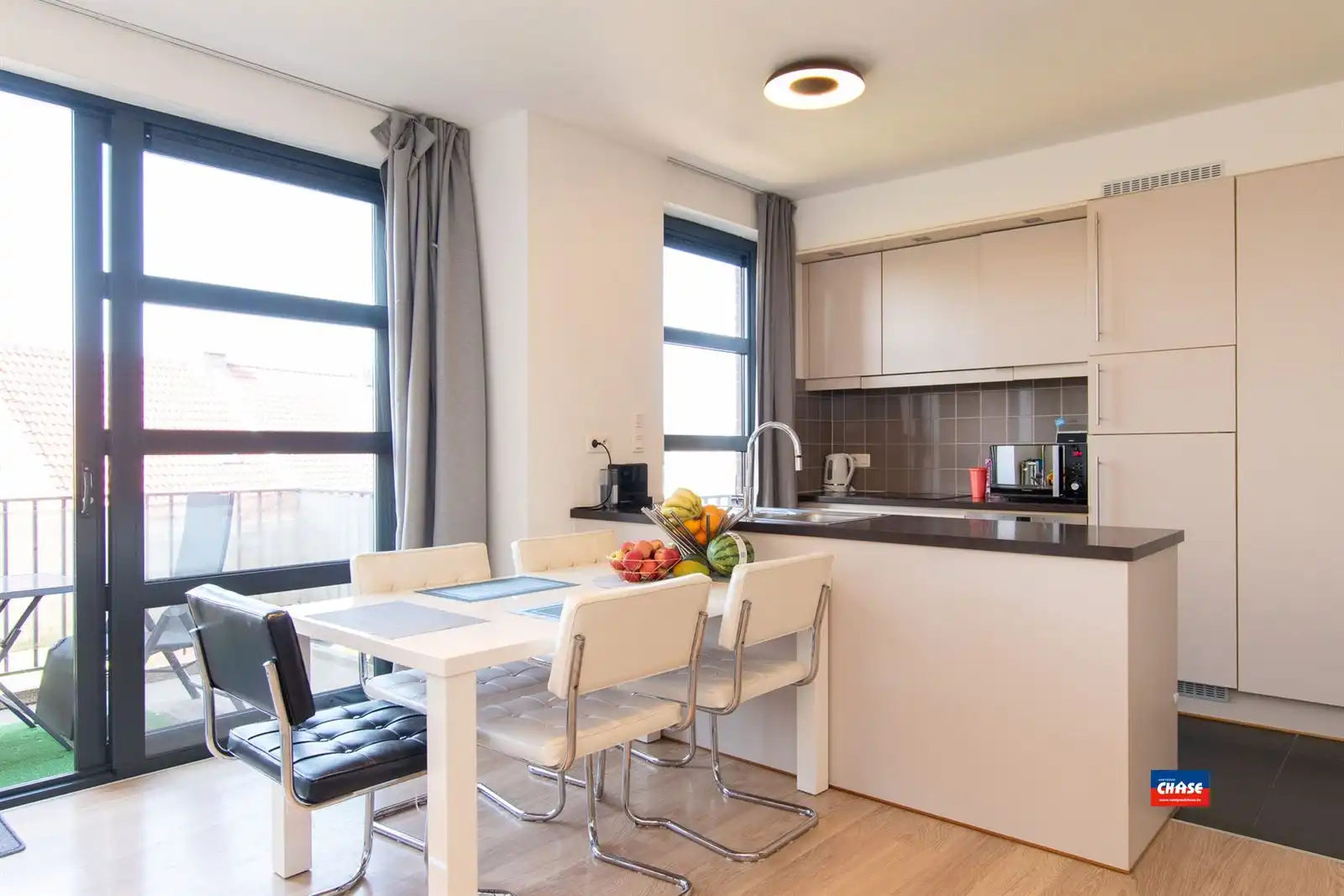 Appartement met 2 slpks | terras | garage foto 7