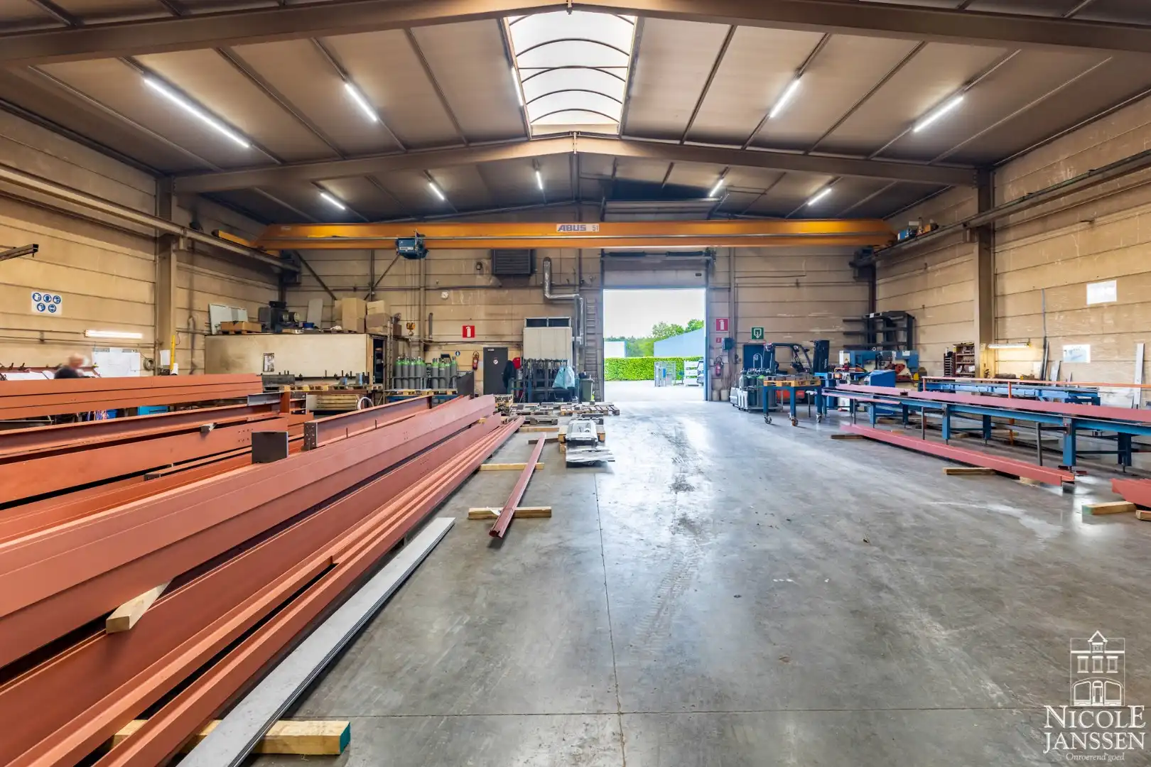 Bedrijfshal met kantoorruimte gelegen op de KMO-zone Kleine Heide. foto 7