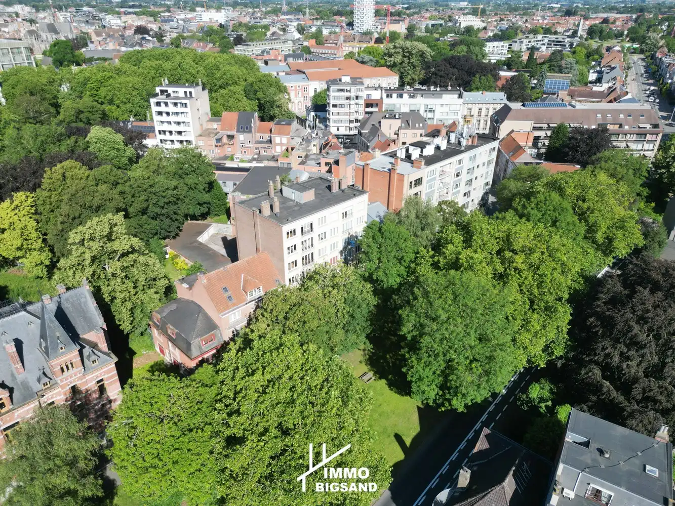 Exclusief wonen op toplocatie aan de Groeningelaan in Kortrijk foto 17