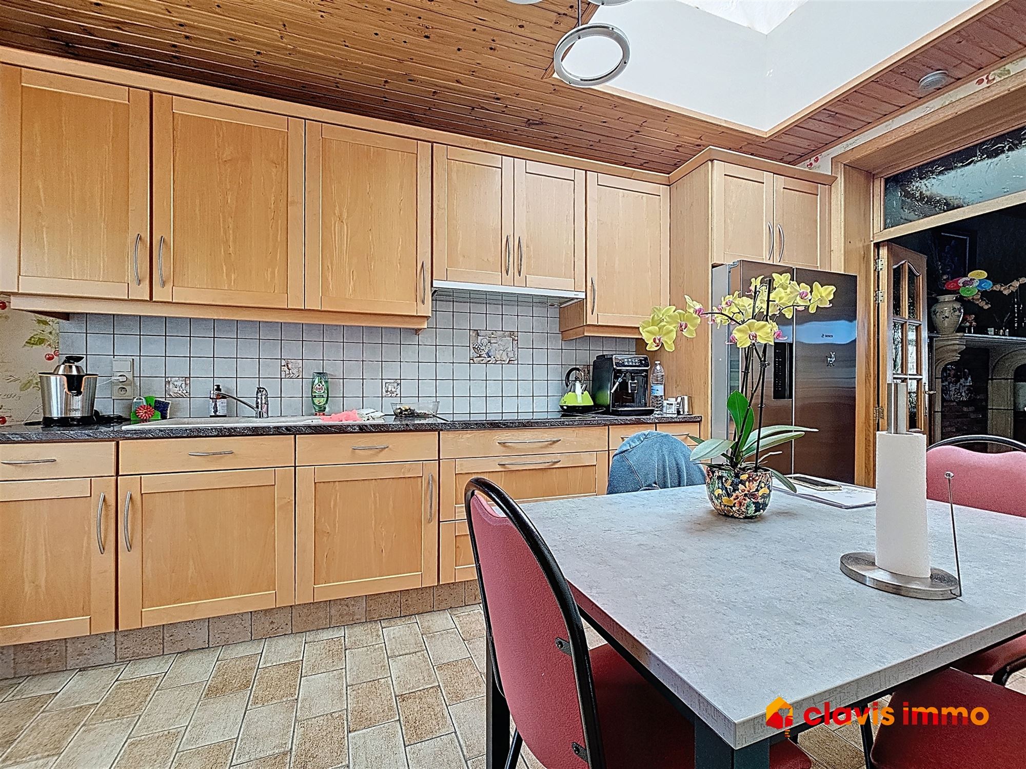 VERZORGDE WONING MET GROTE GARAGE & BOUWGROND foto 9