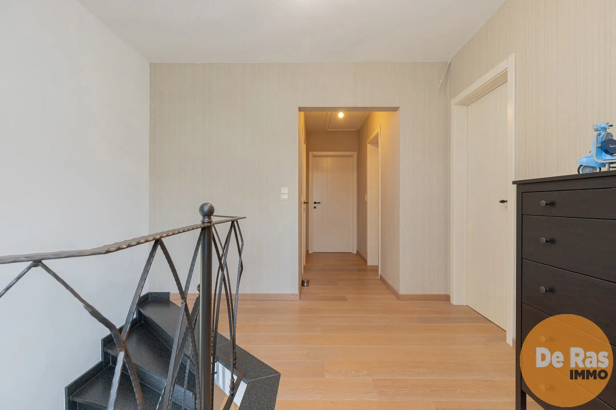 HERZELE- Degelijke open bebouwing met verrassend veel ruimte foto 12