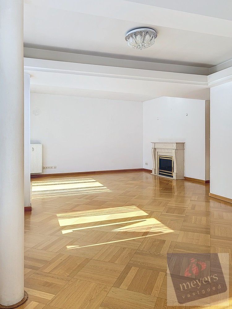 Unieke kans in hartje Hasselt – ruim appartement van 156 m² met optie tot opsplitsing foto 7