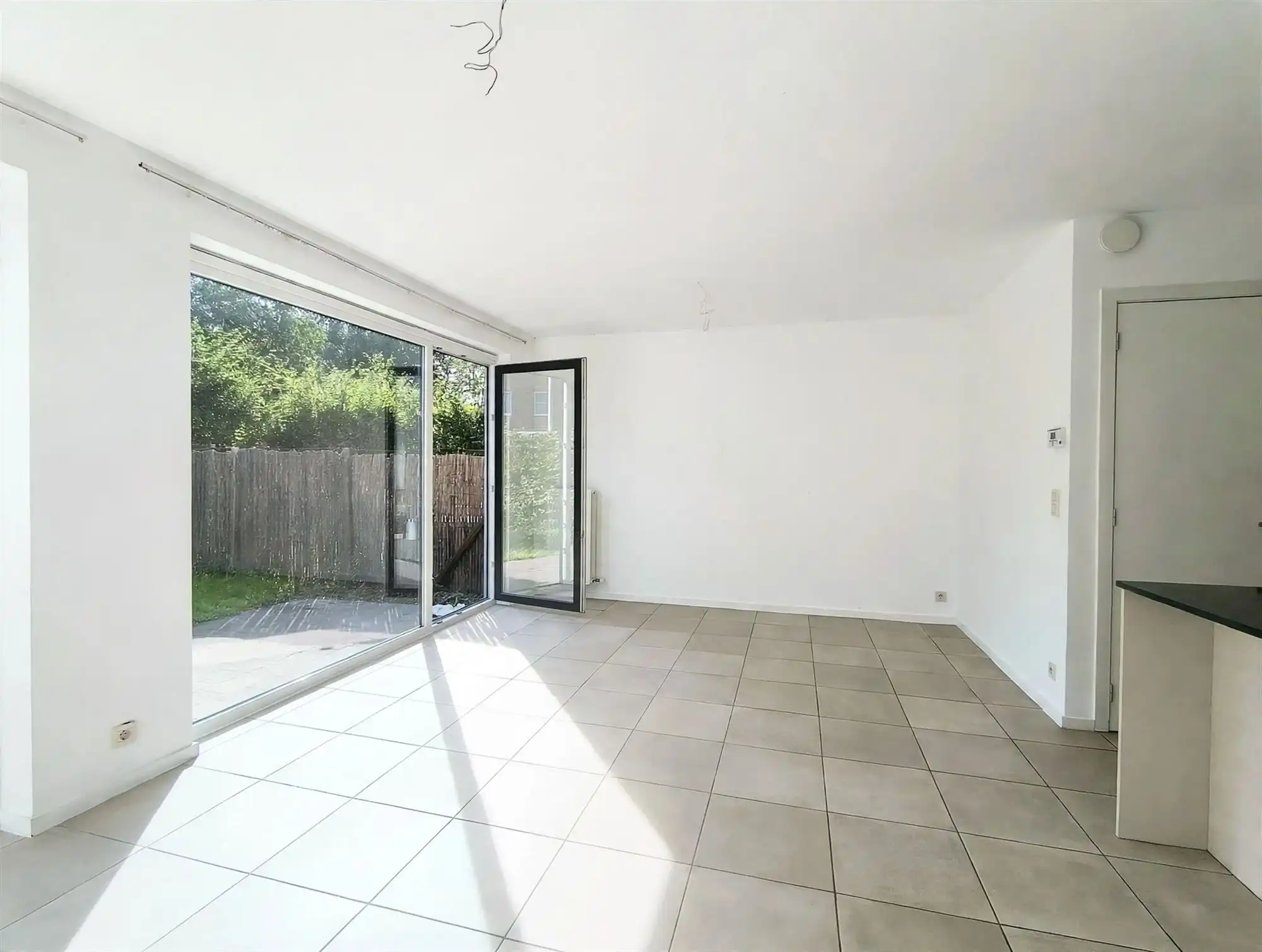 Recente woning met 3 slaapkamers en klein tuintje. In rustige omgeving. foto 3