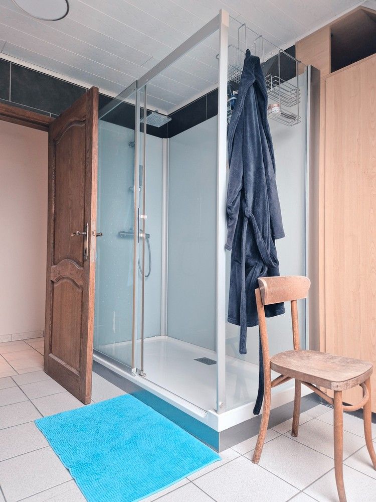 Prachtige villa uit de jaren 90 met drie slaapkamers en grote tuin! foto 29