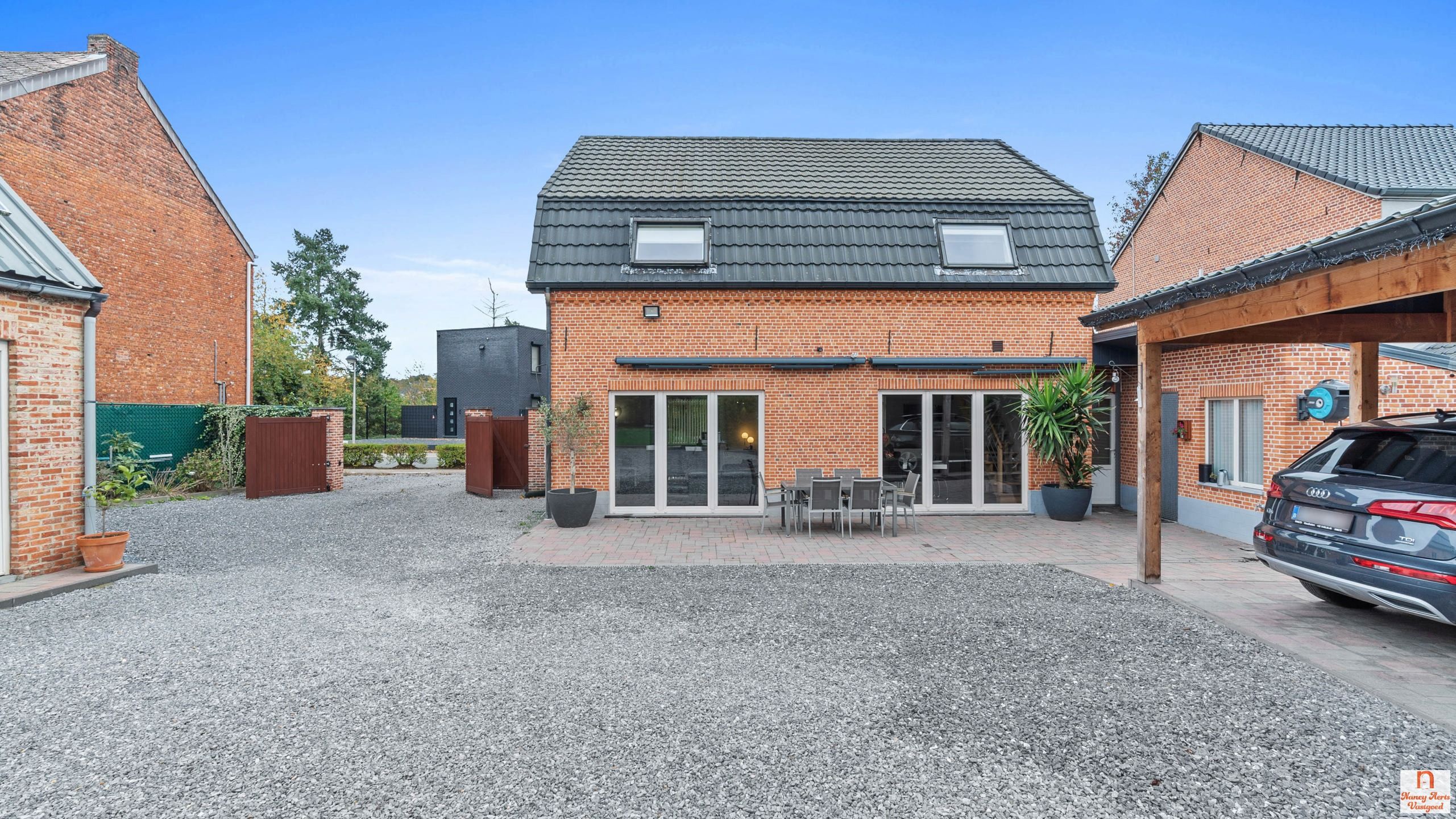 Authentieke woning met moderne toets en hedendaags comfort foto 26