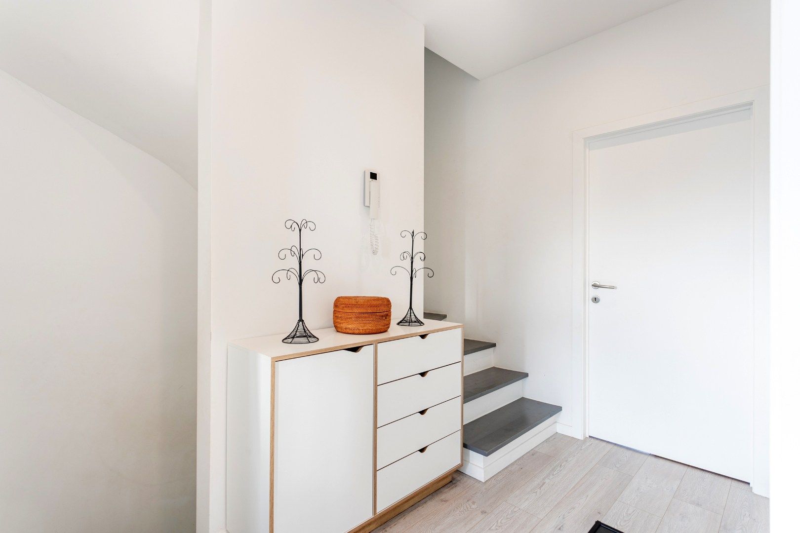 Instapklare woning met 4 slpk, tuin en parking foto 14