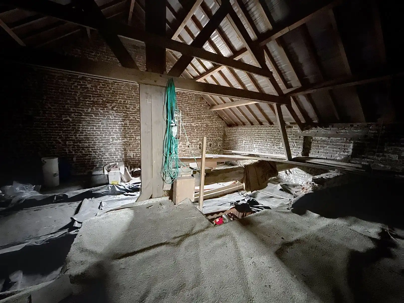 Te renoveren woning met bijgebouwen, tuin, 7a 91ca foto 19