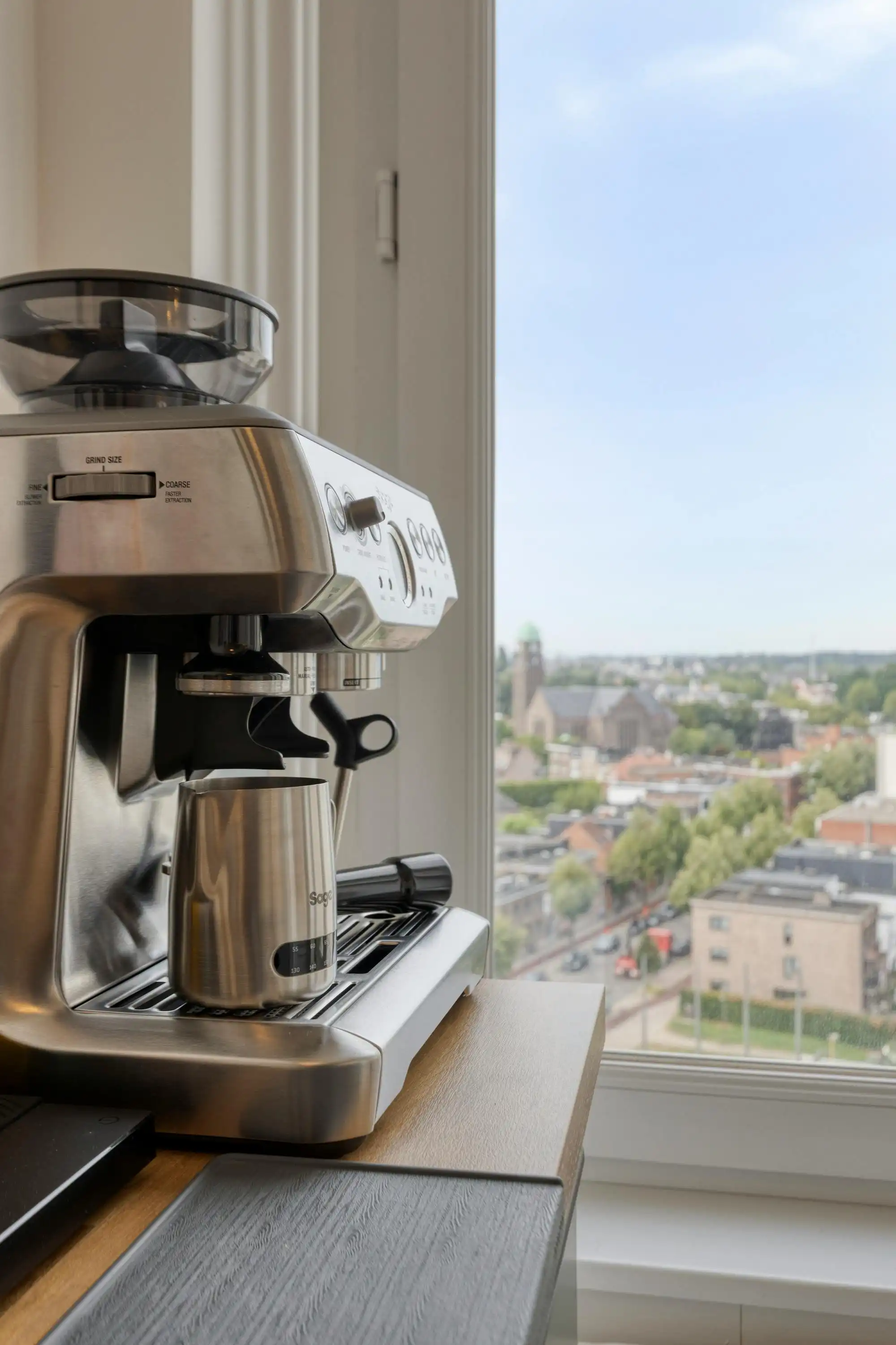  Appartement met 2 slaapkamers, terras en parking te koop in Antwerpen foto 9