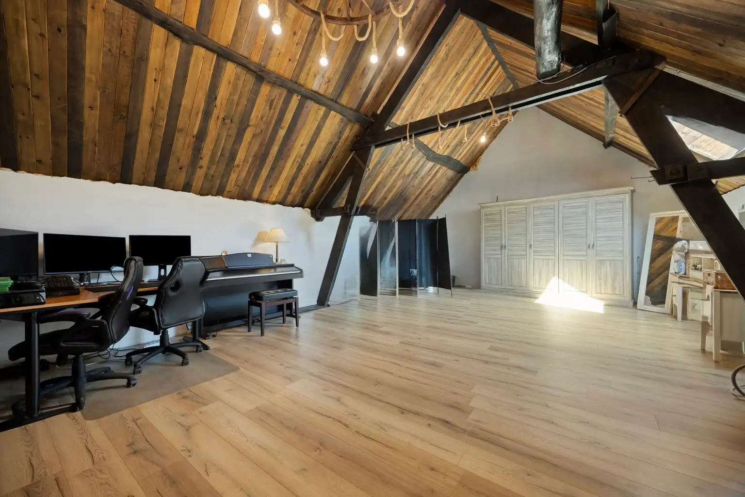 MOOI GERENOVEERDE HOEVE IN LINTER foto 9