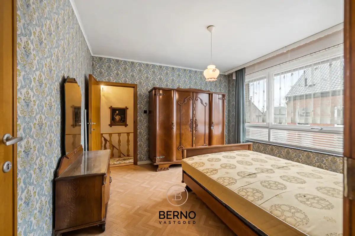 Ruime gezinswoning met 4 slaapkamers en garage. foto 14