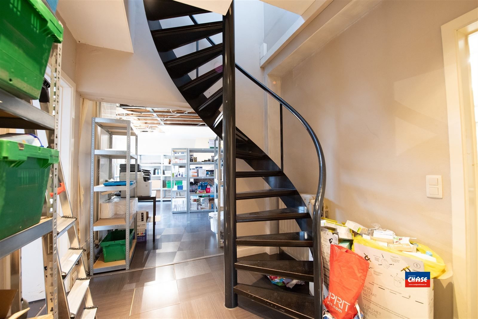 Handelshuis met groot appartement, garage en tuin foto 22