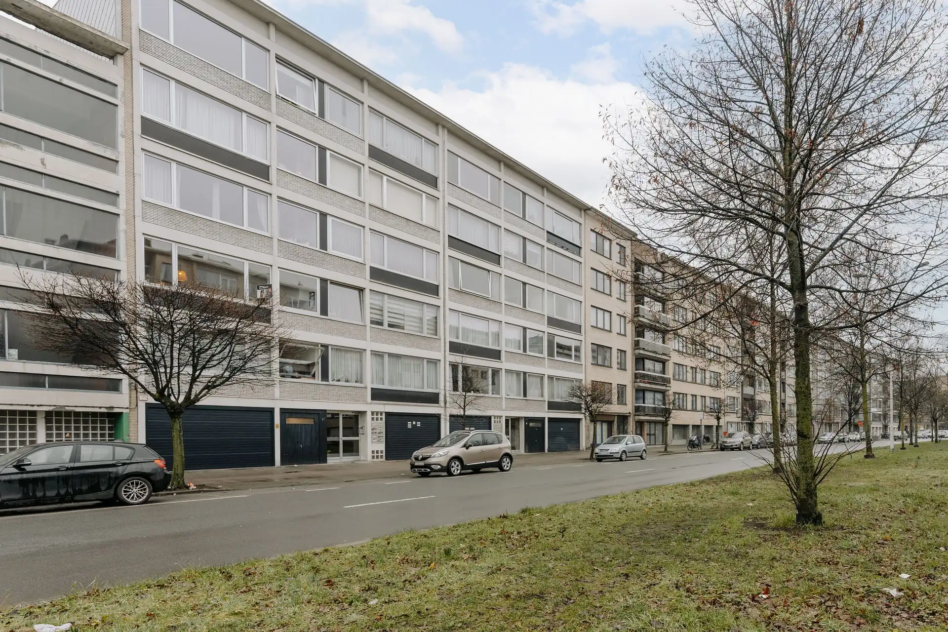 Karaktervol appartement met 2 kamers en dressing-bureau foto {{pictureIndex}}