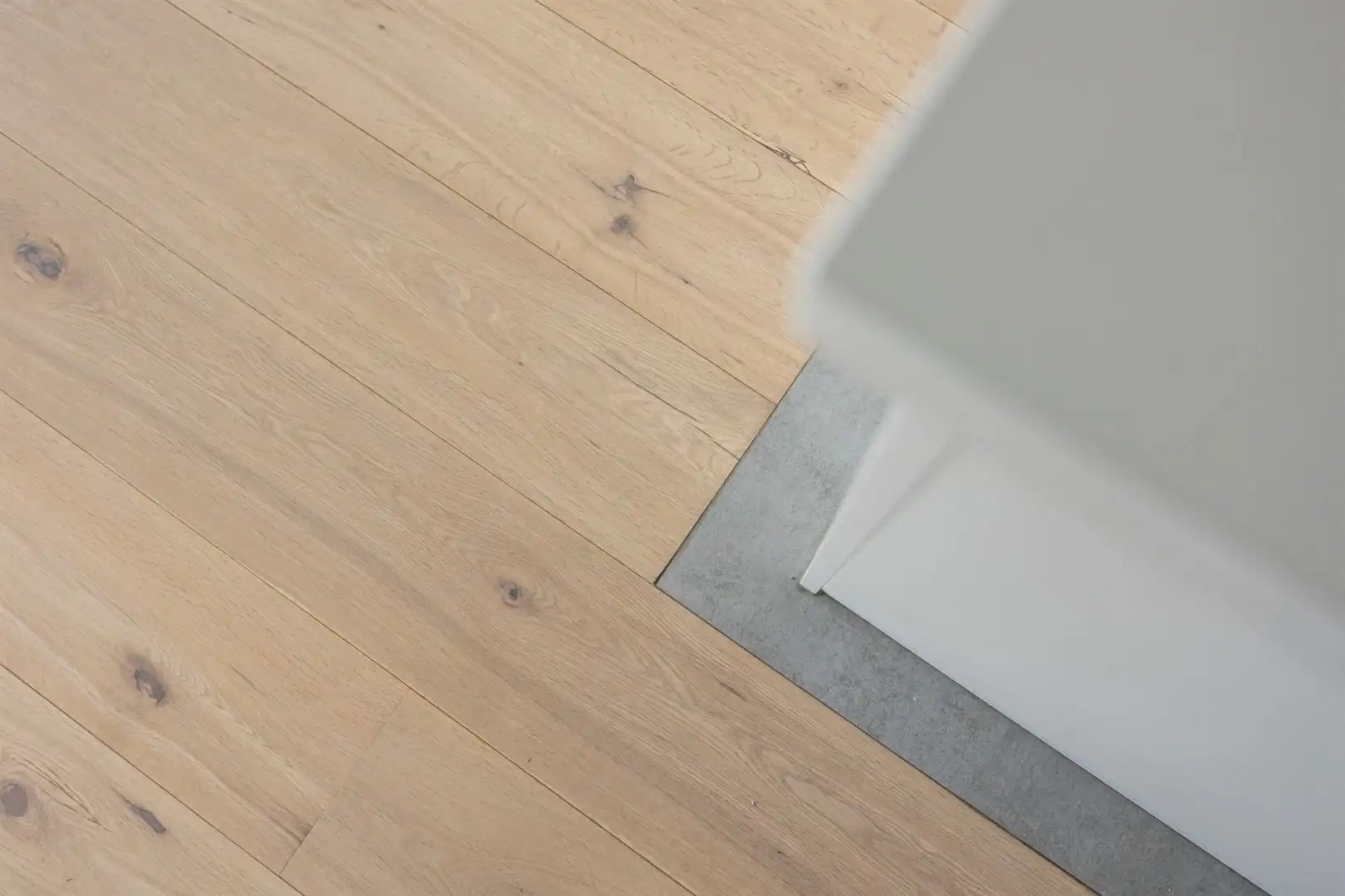 Lichtrijk 1-slaapkamerappartement met terras foto 5