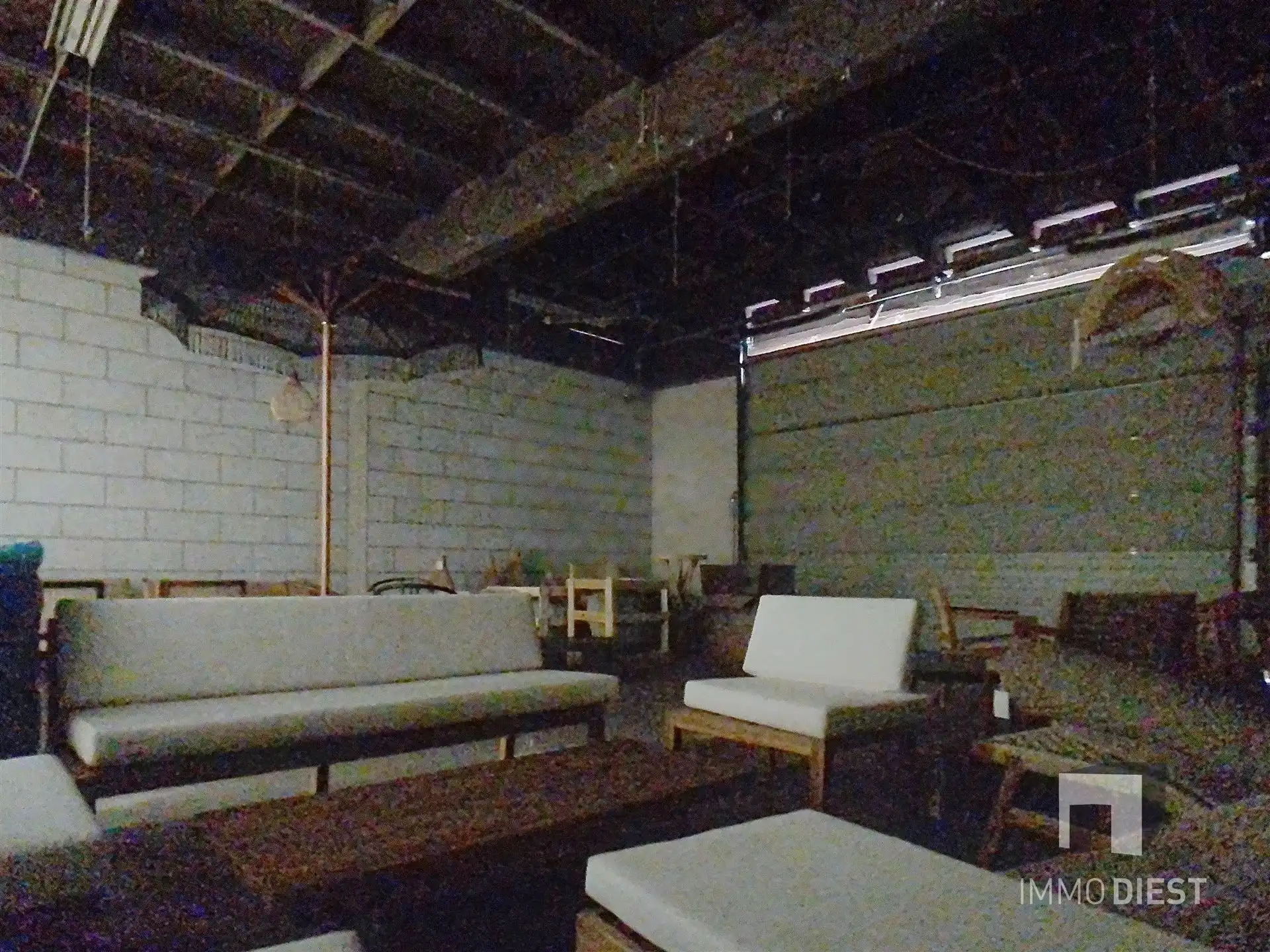 Handelspand van 1181m2 met ruime parking langs verbindingsweg foto 12