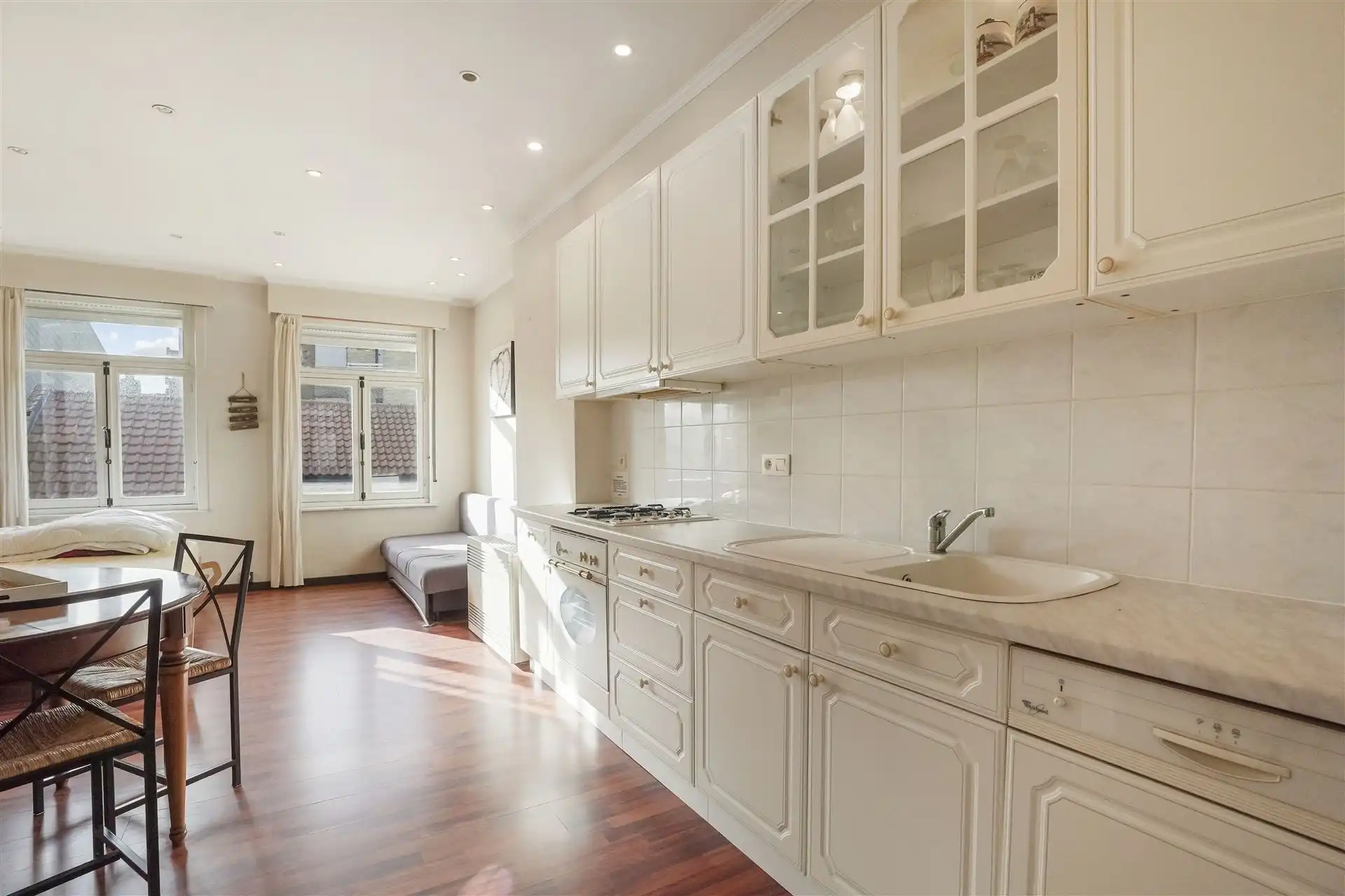 ZONNIG / VLAK AAN ZEEDIJK foto 11