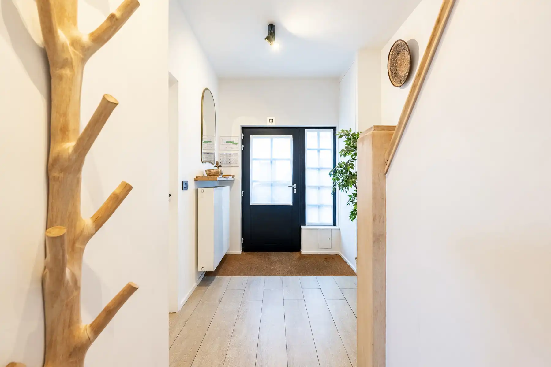 Instapklare, gemeubelde rijwoning met 5 slaapkamers en tuin – hartje Oud-Knokke foto 8