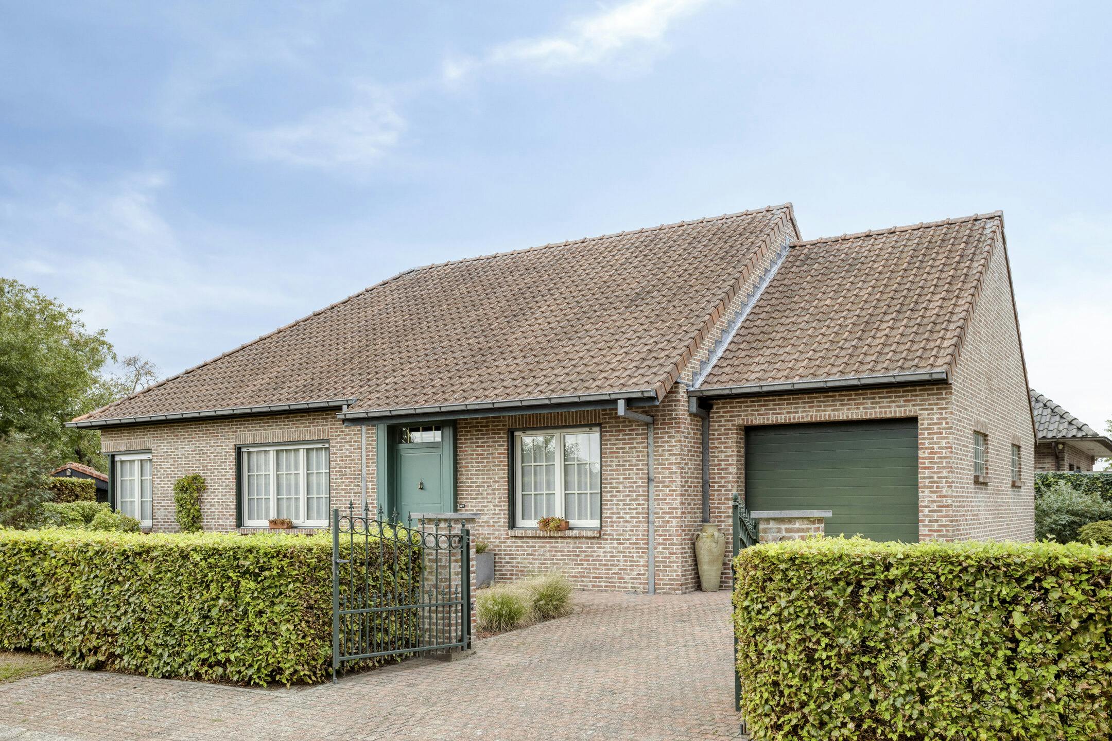 Gelijkvloerse open bebouwing te koop te Essen! foto {{pictureIndex}}