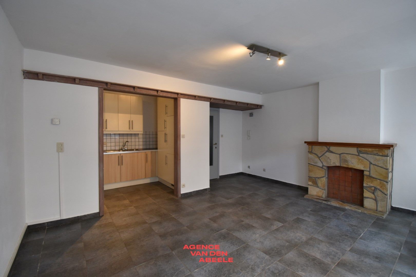 Charmant gelijkvloers appartement met garage foto 3