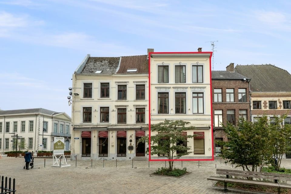 UNIEKE KANS: HANDELSHUIS MET HORECA EN WOONGELEGENHEID IN HET HART VAN HISTORISCH TONGEREN foto {{pictureIndex}}