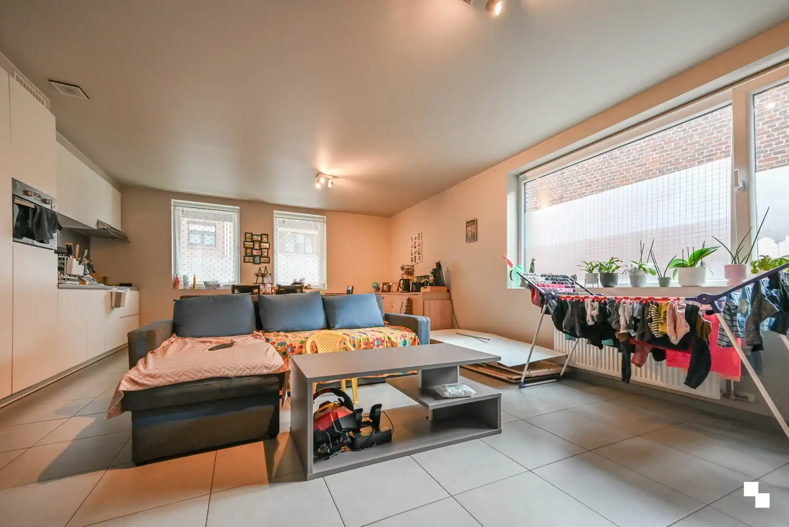 Recent gelijkvloers appartement met 2 slaapkamers en carport foto 2