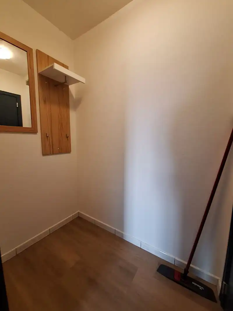 Instapklaar appartement met terras en autostandplaats in hartje Beringen foto 3