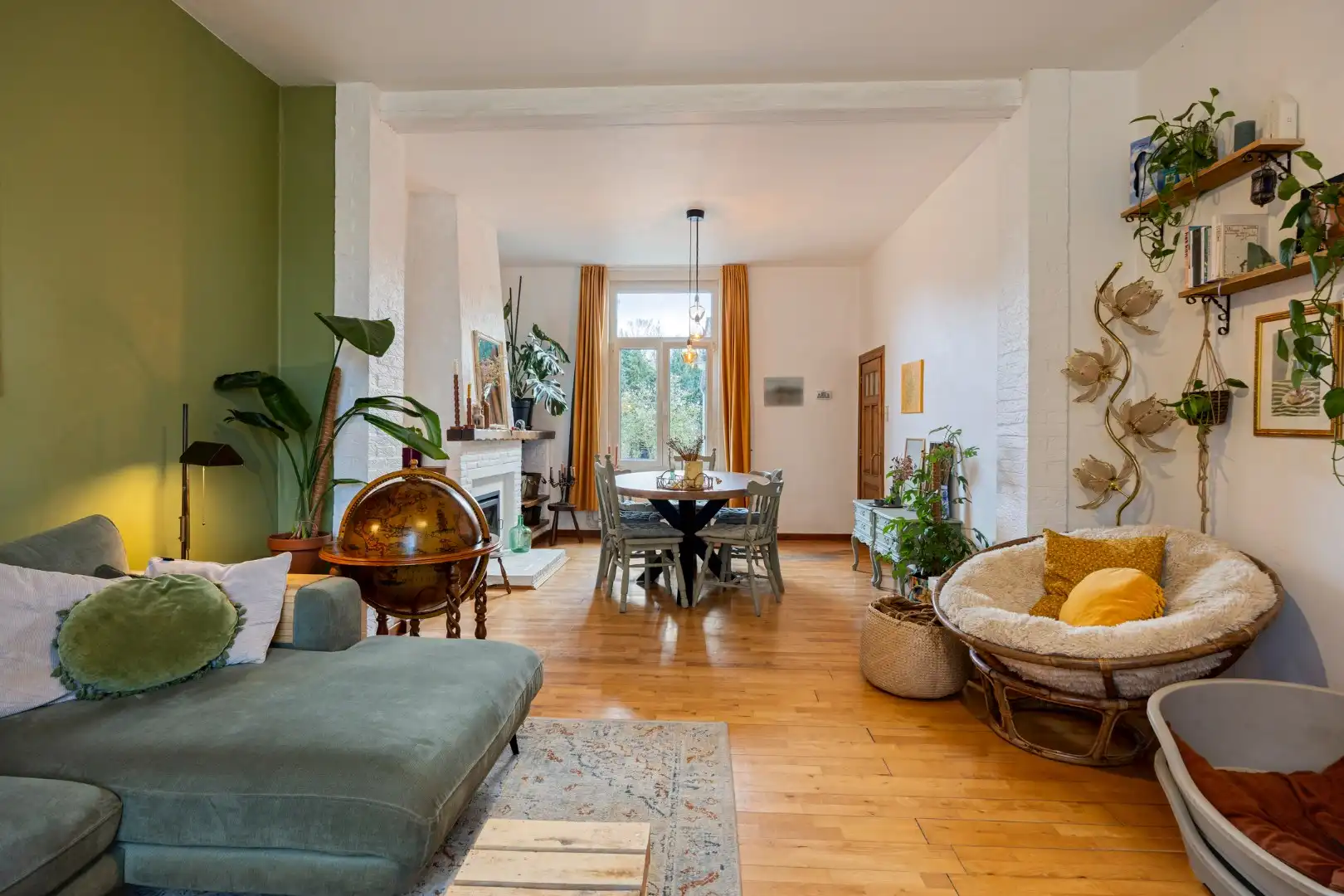 Ruime, instapklare woning met prachtig karakter en unieke tuin (29a40ca) !  foto 4