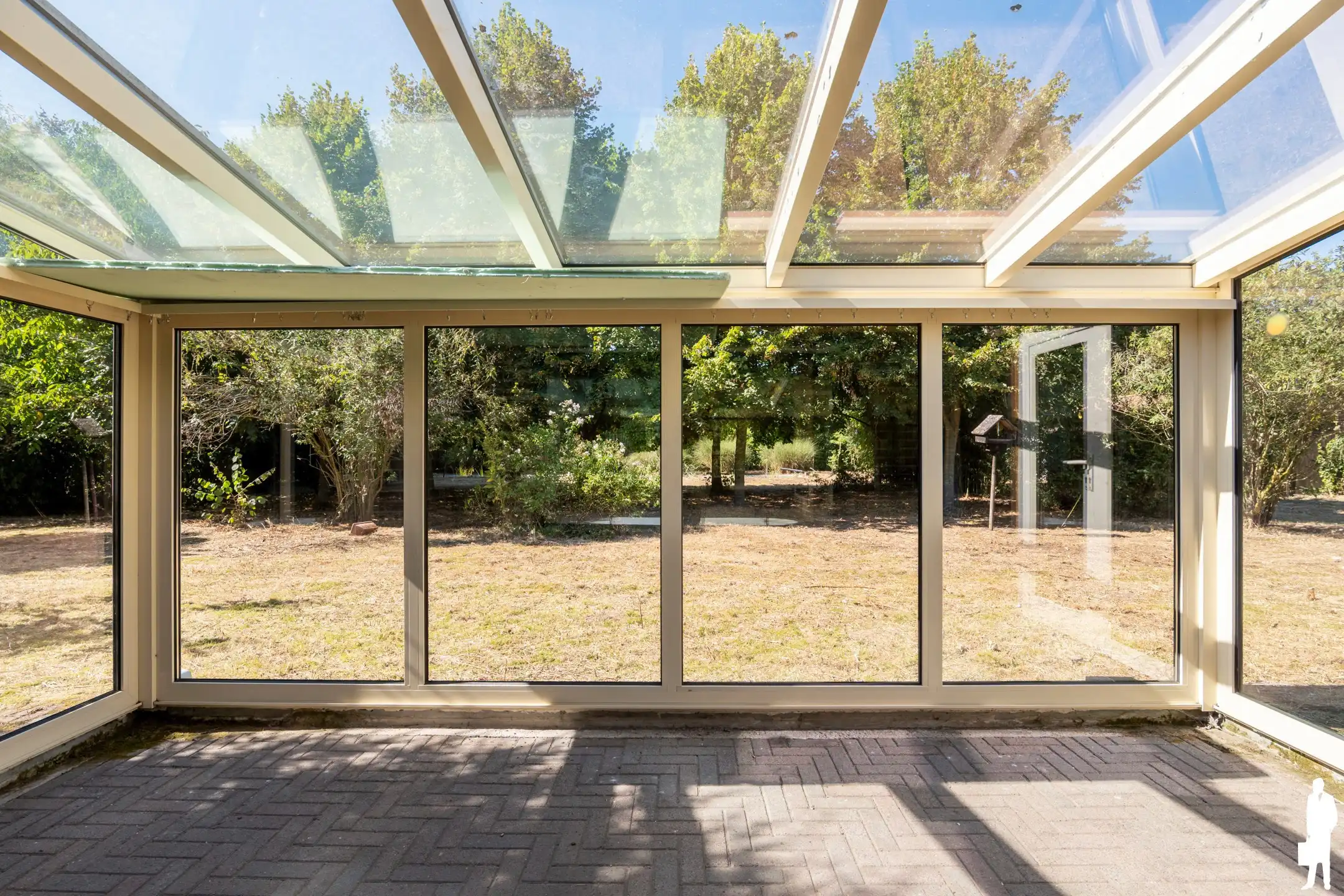 Vrijstaande laagbouwwoning op een perceel van 2.448 m² foto 17