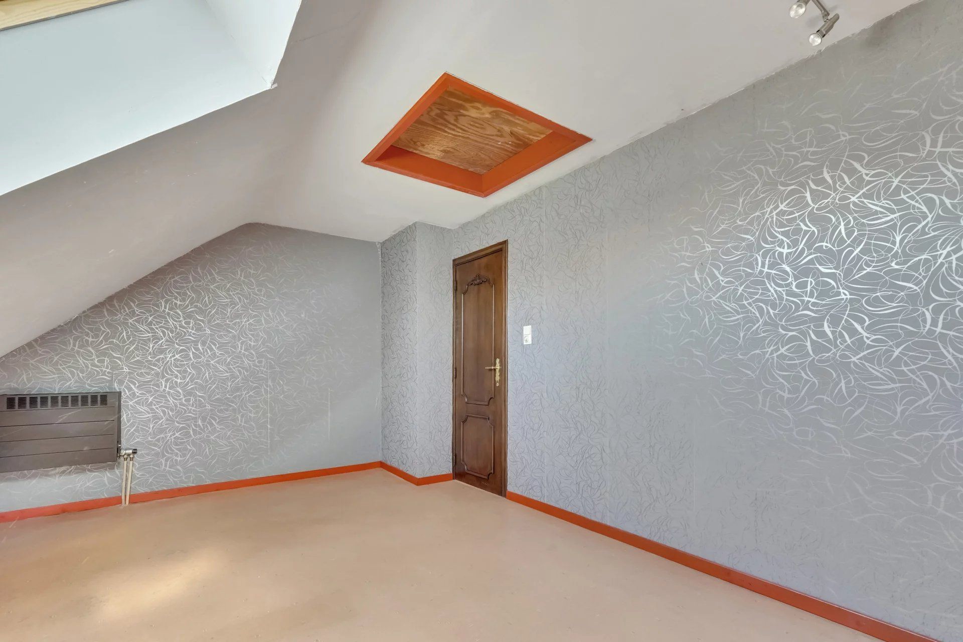 Ruime woning in rustige buurt foto 18