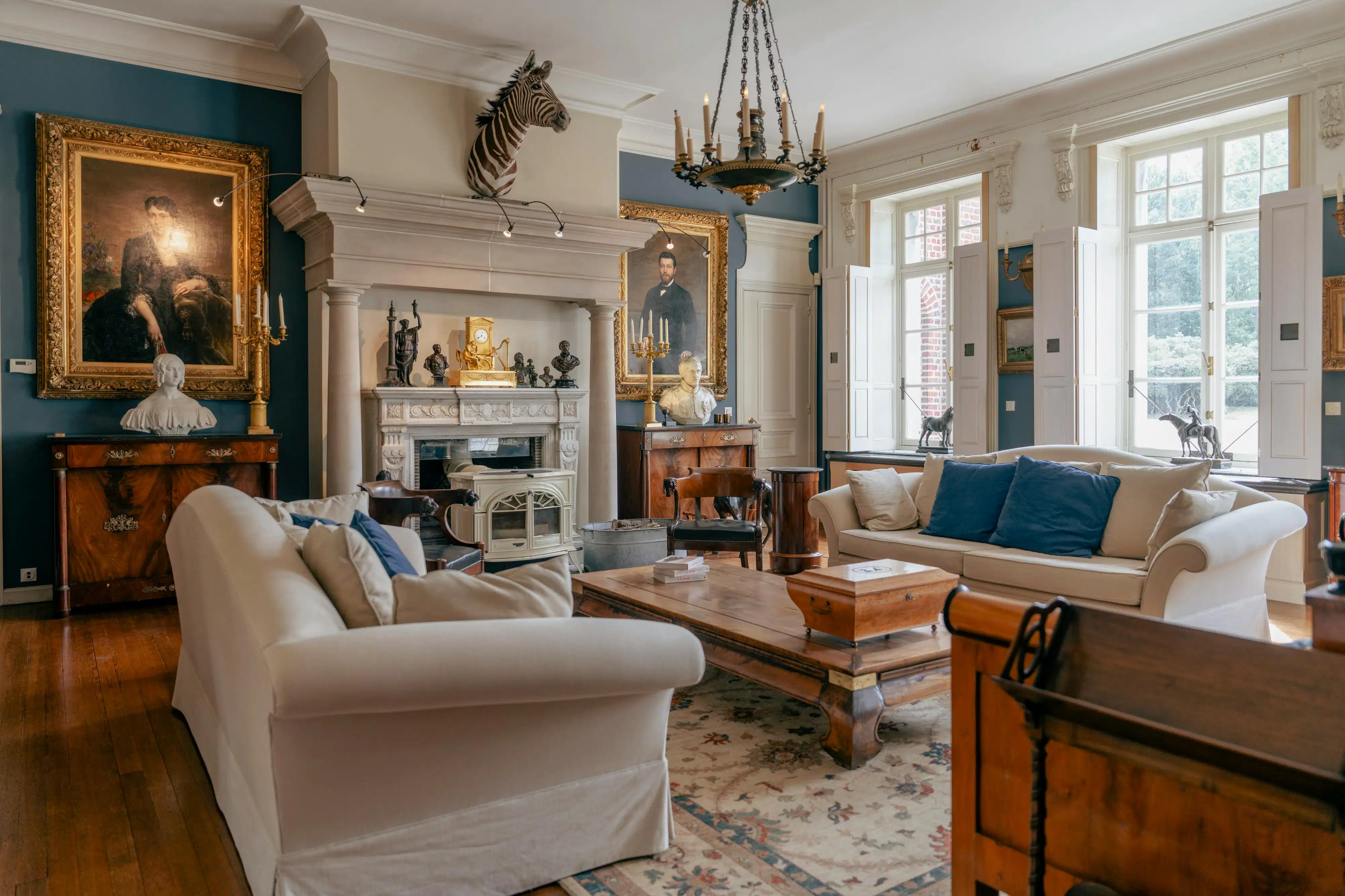 Uniek historisch kasteel op 9 hectare te koop in Geluveld foto 12