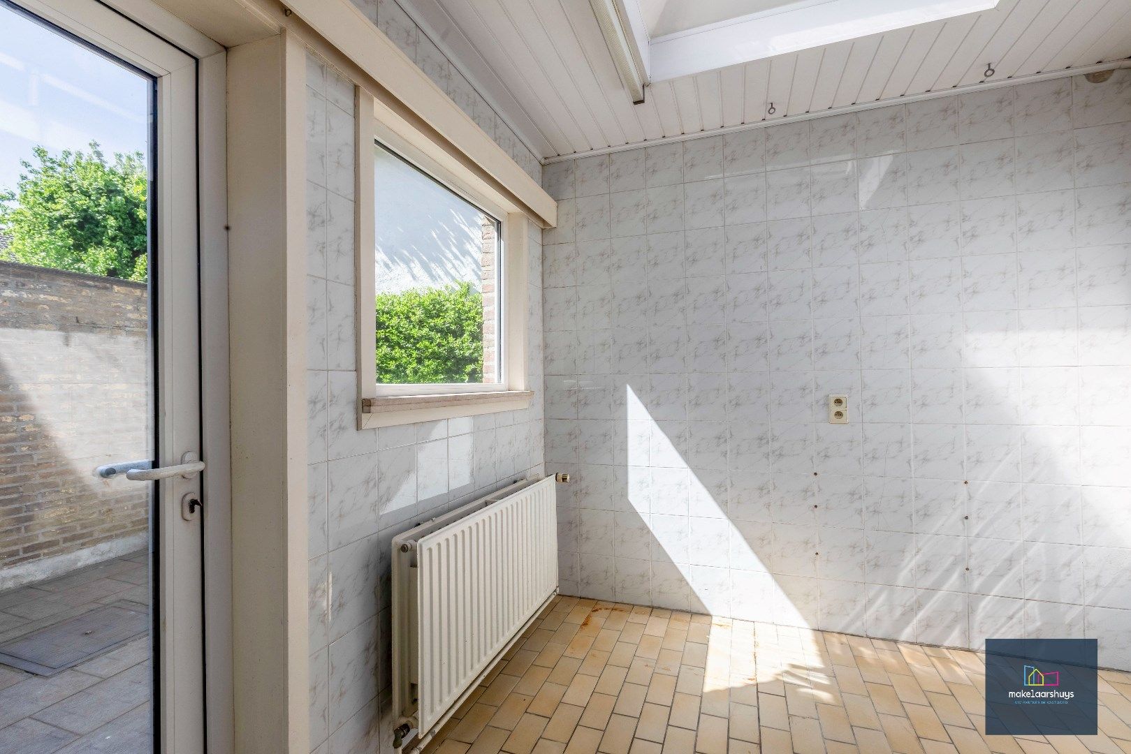 Centraal gelegen halfopen bebouwing met stadskoer foto 5
