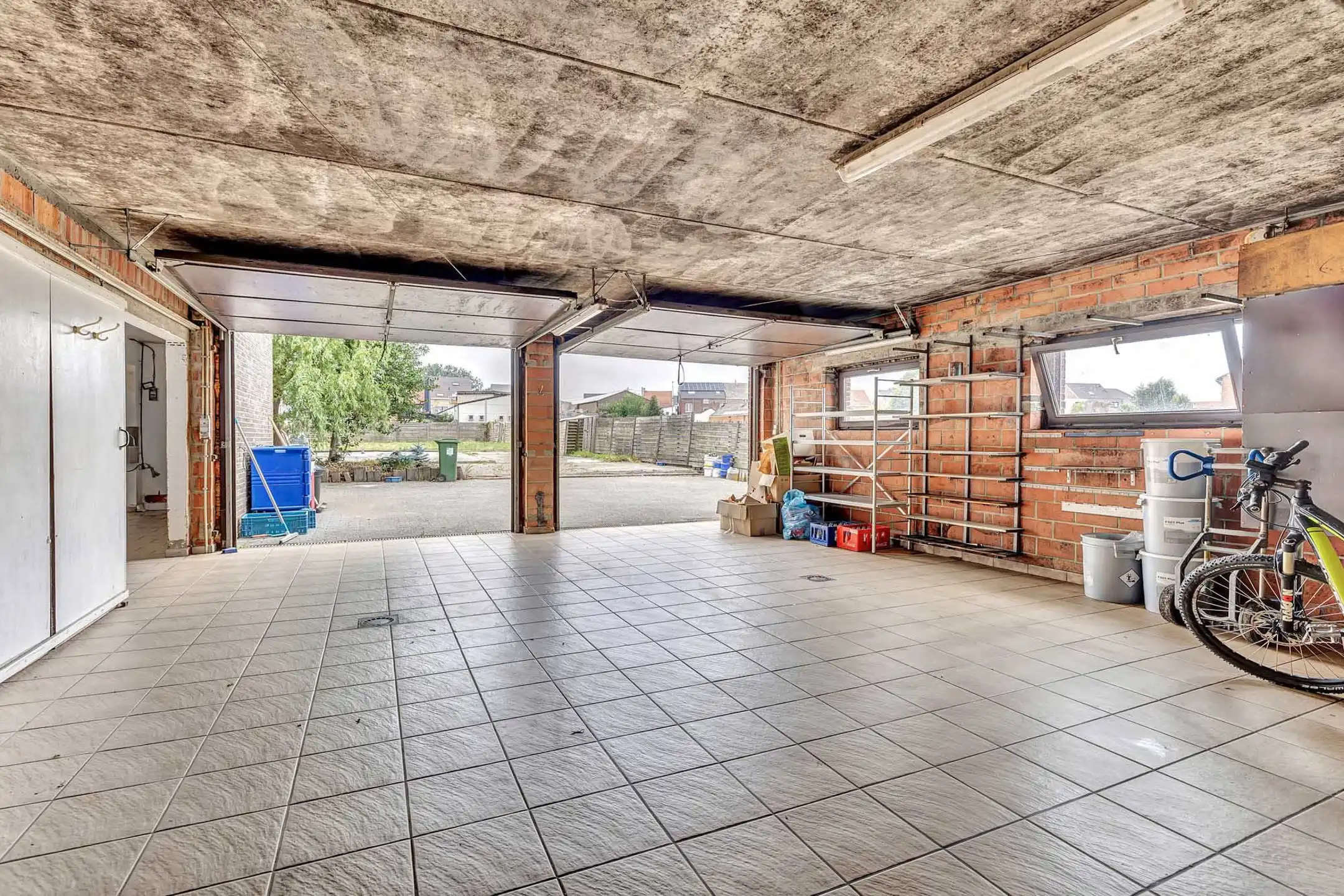 Handelswoning met ruime garage  foto 19