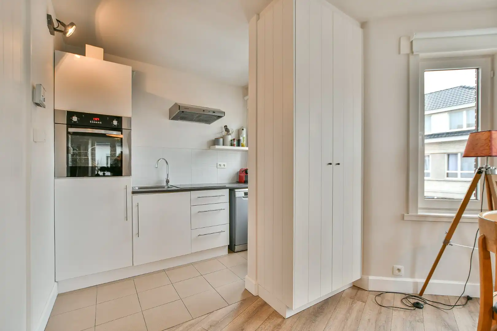 Lichtrijk éénslaapkamerappartement nabij centrum en bos in De Haan foto 10