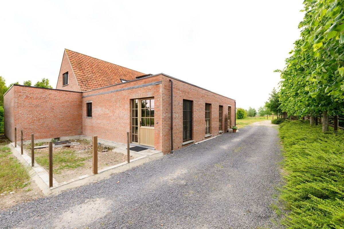 Hoeve voor kleinschalige landbouw of landbouwverbreding te koop te Lotenhulle. foto 6