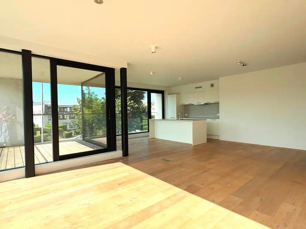 Luxueus en ruim recent appartement met 3 slaapkamers en 2 badkamers. foto 5