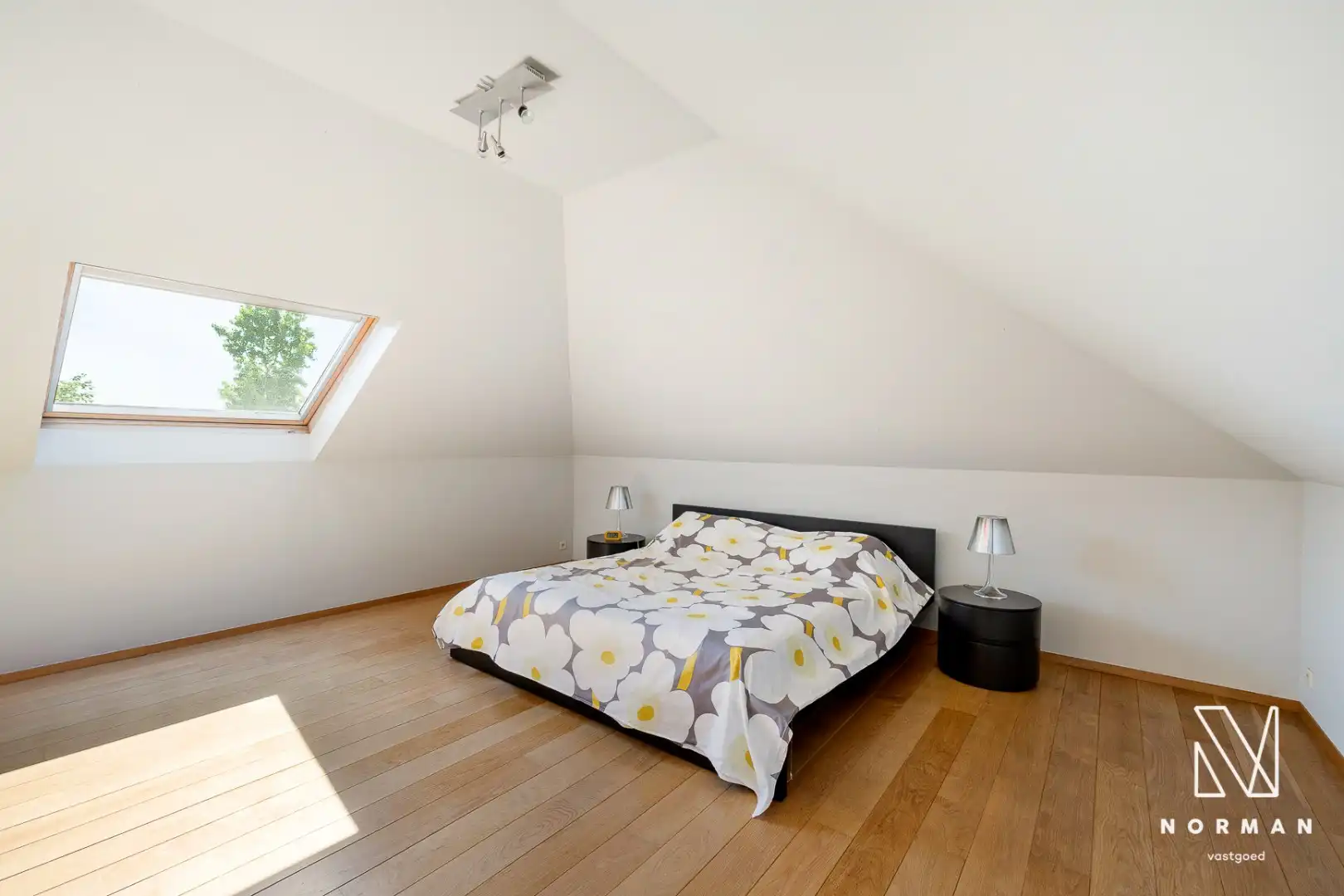 Unieke eigendom op veel grond met 4 kamers, 2 badkamers, dubbele garage, landelijk verzicht,... foto 20