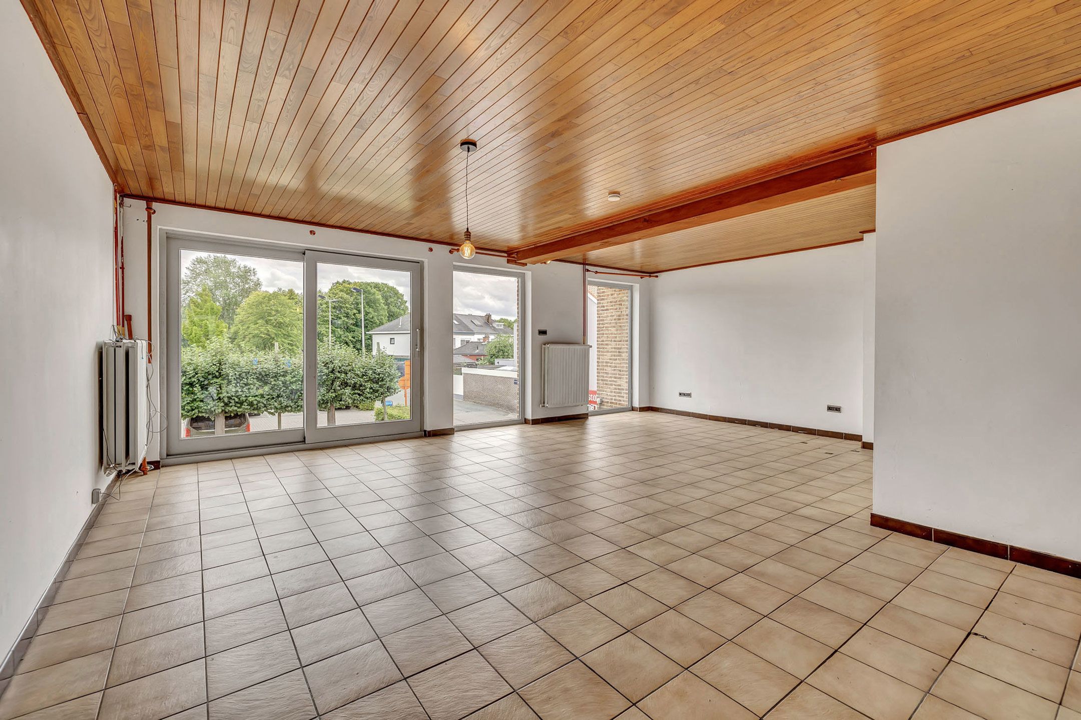 Ruime op te frissen woning met diverse mogelijkheden foto 11