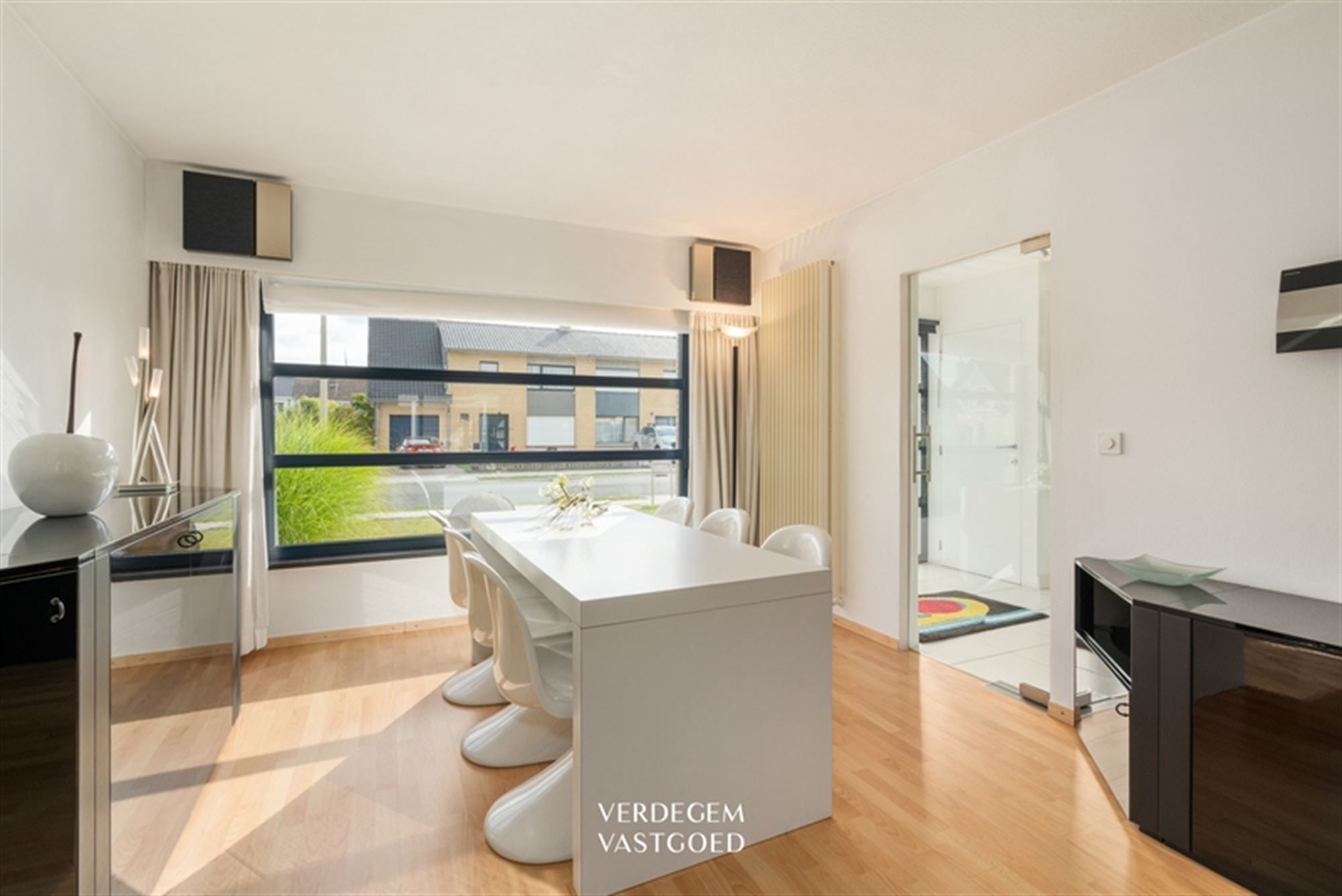 Knappe instapklare woning met 4 slaapkamers, grote tuin en EPC C foto 2