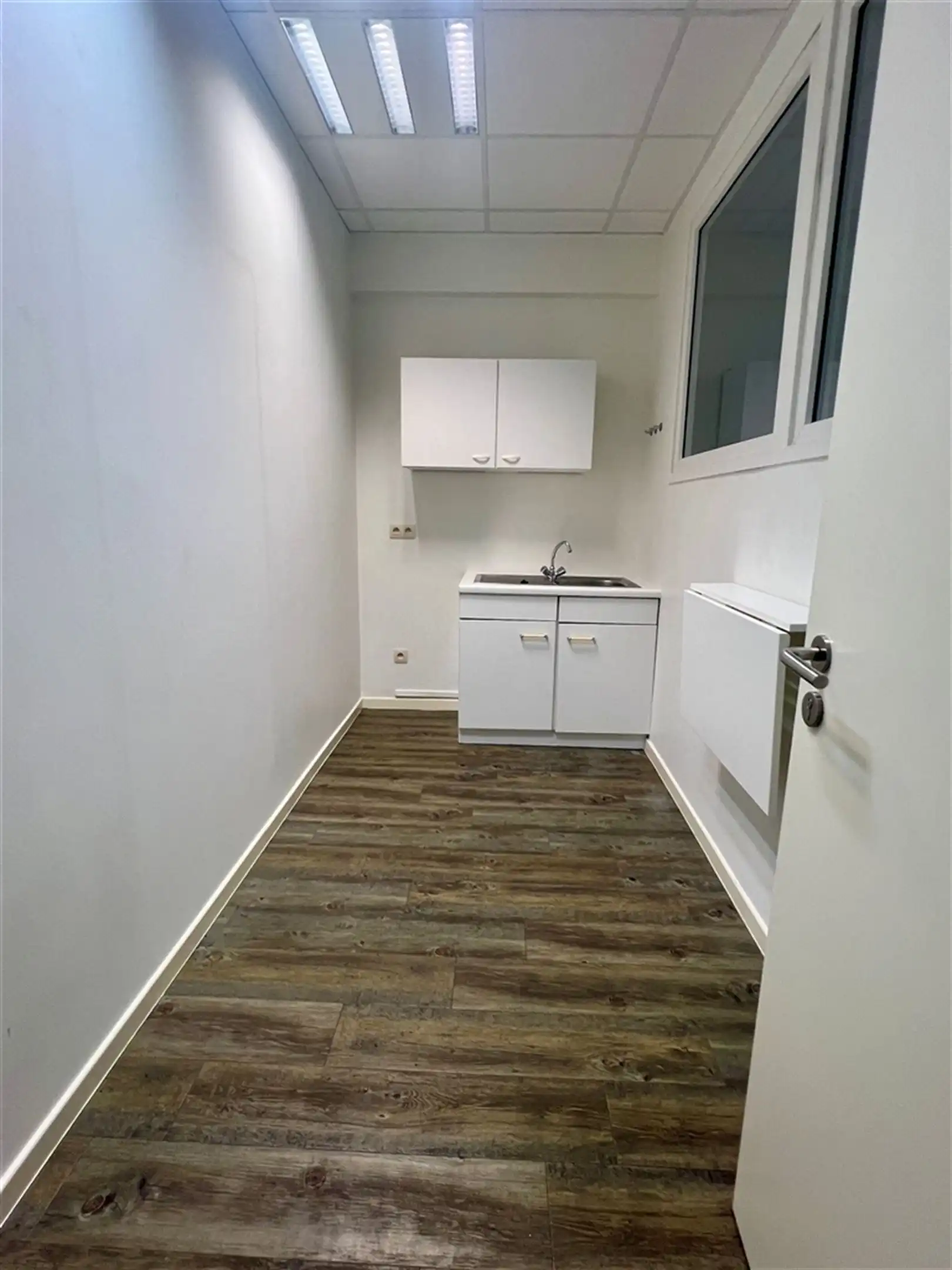 Budgetvriendelijke kantoren langs E40 in Drongen foto 9