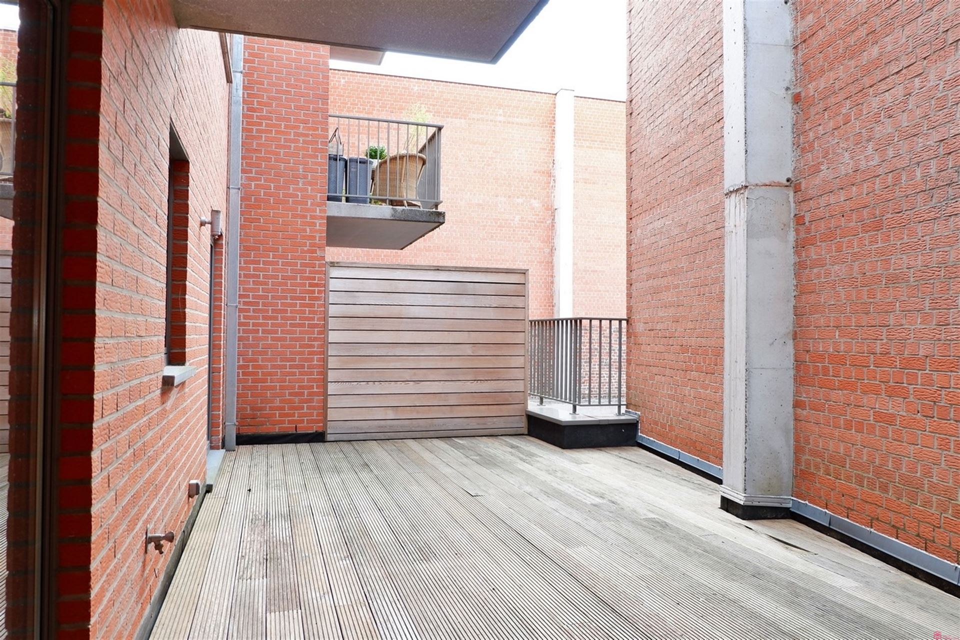 Appartement met ruim terras foto 10