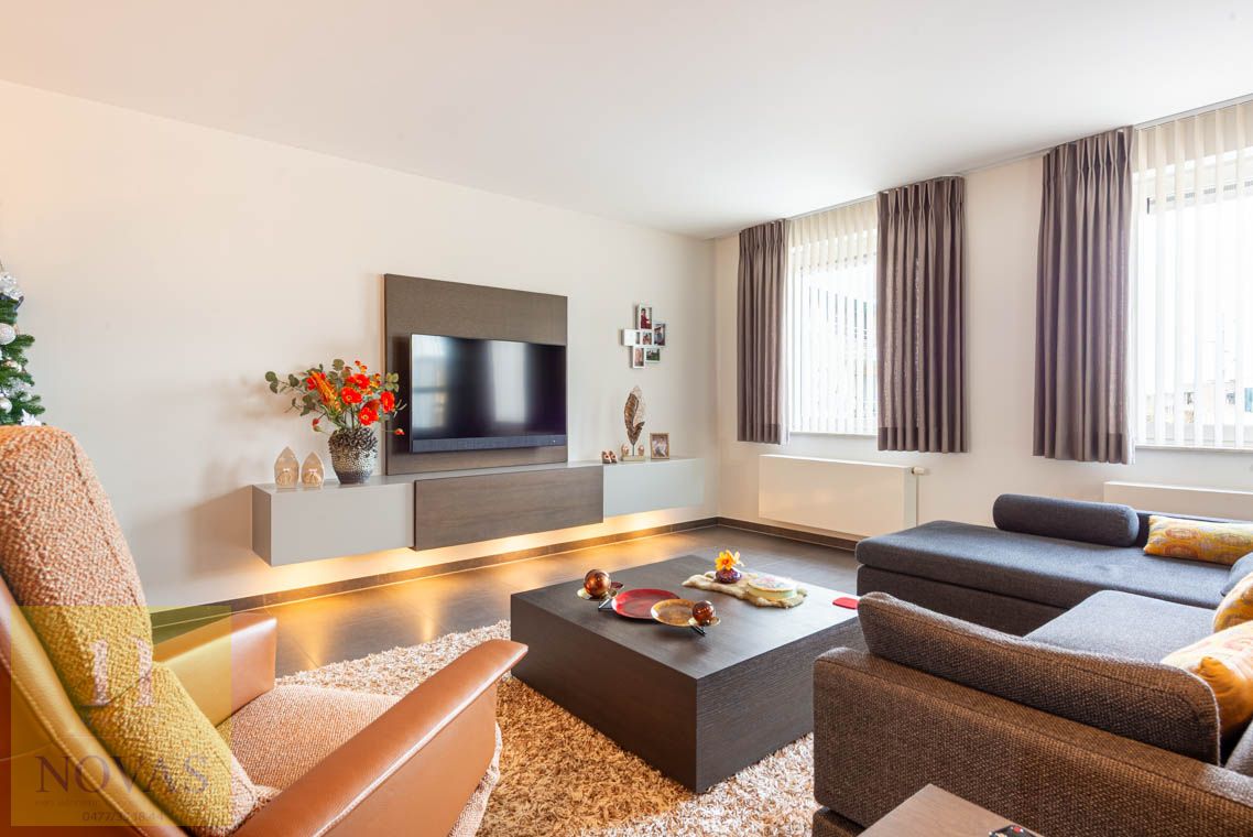 Toplocatie in Lommel, 2 slaapkamers, 33m² over 2 terrassen, heel luxueus foto {{pictureIndex}}