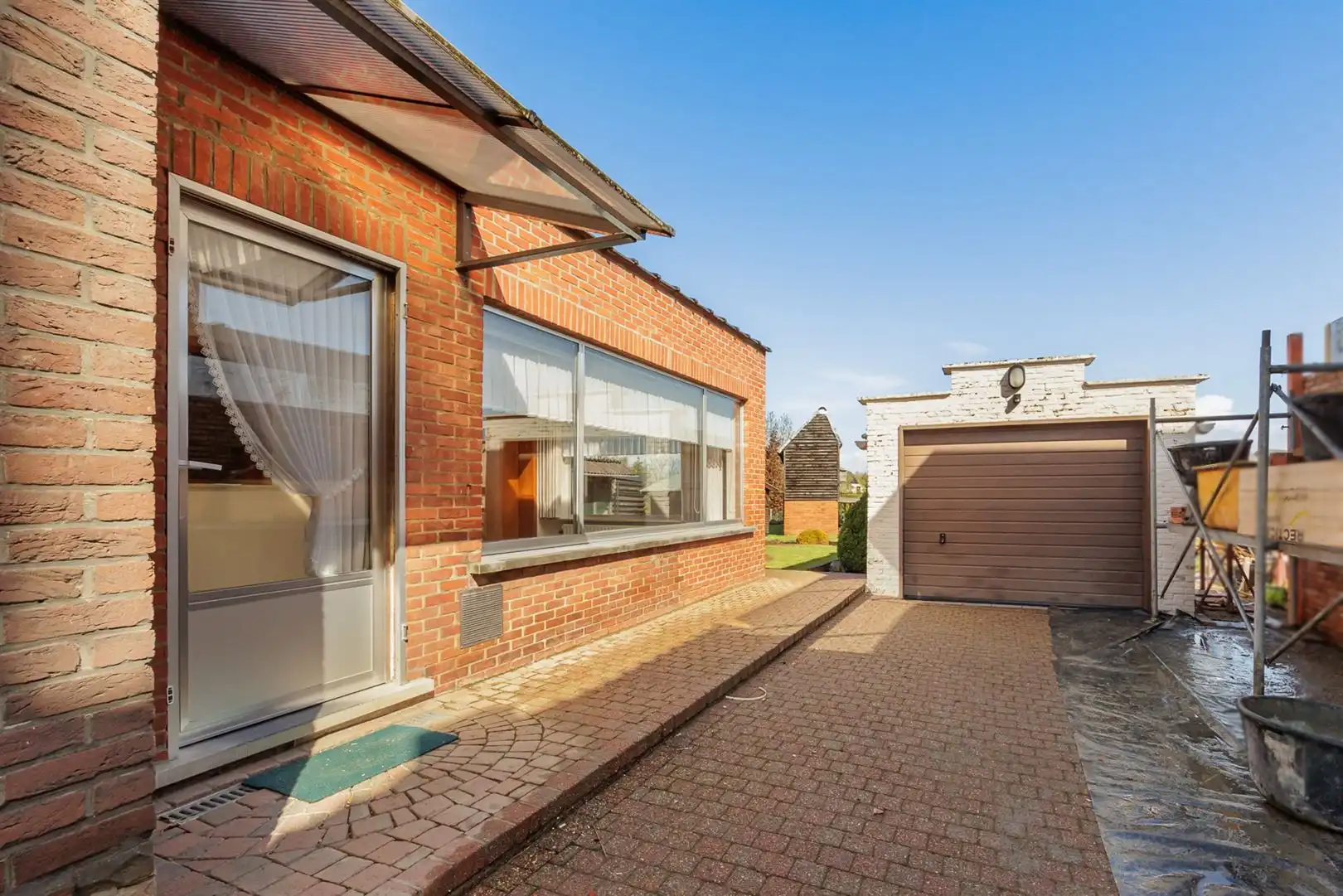 Instapklare woning met garage en tuin! foto 22