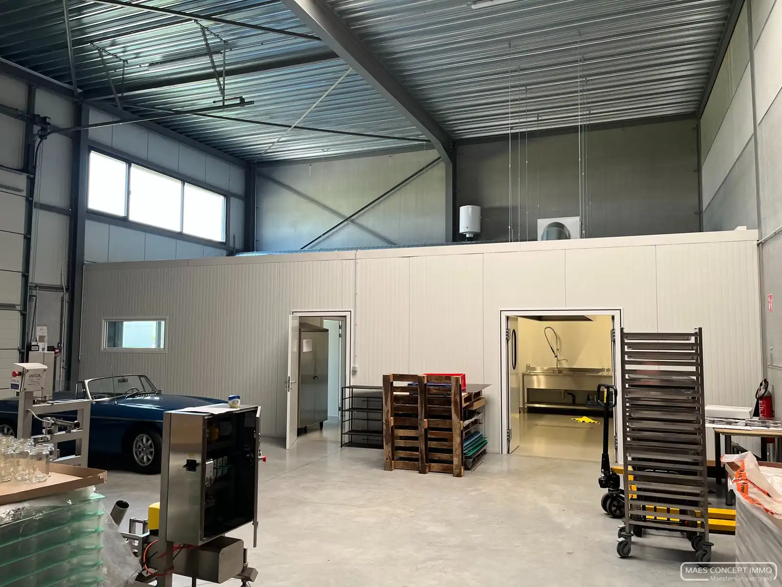 Ingericht magazijn te huur voor bereiding van voedsel in Wielsbeke foto 13