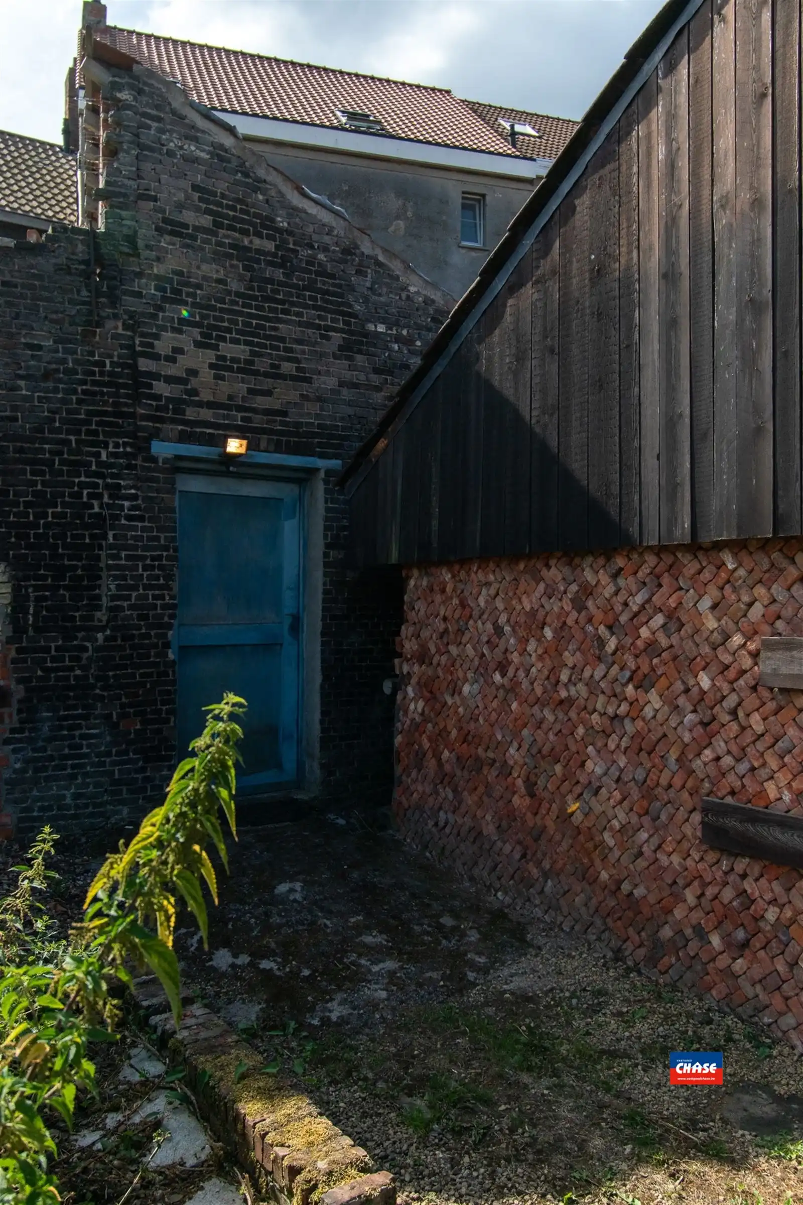 Authentieke woning met zes slaapkamers en tuin met toegang naar de steenbakkerij foto 36