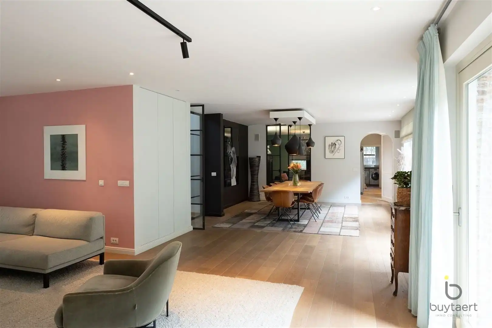 EXCLUSIEF: stijlvolle villa met een tijdloze inrichting op een toplocatie te Schilde! foto 7