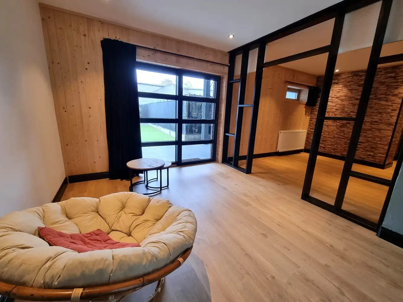 Appartement met gescheiden praktijkruimte - volledig gelijkvloers  – 248 m² foto 2