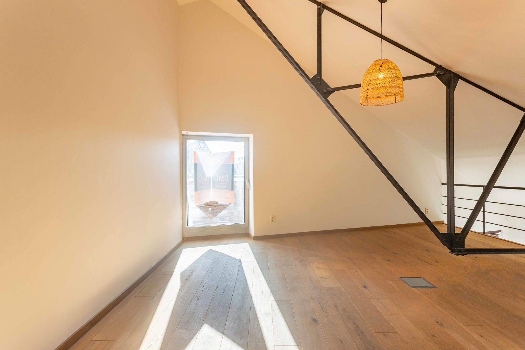 Ruime en lichtrijke kantoorloft te huur in centrum Oudenaarde foto 13