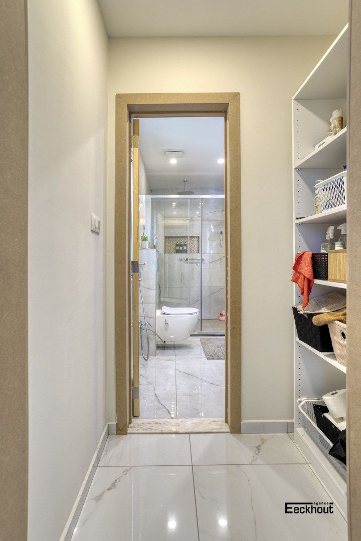 Gerenoveerde halfopen woning met grote zonnige tuin op gegeerde ligging! foto 18