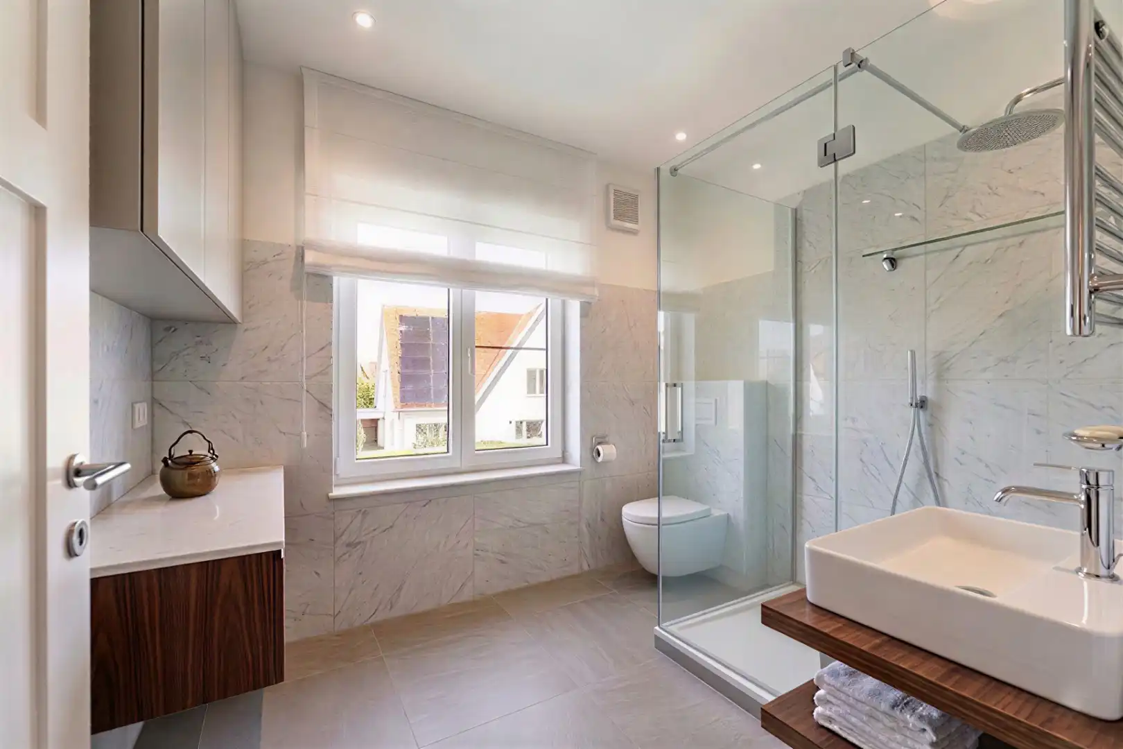 RUSTIG GELEGEN WONING MET DUBBELE GARAGE EN UITWEG!! foto 15