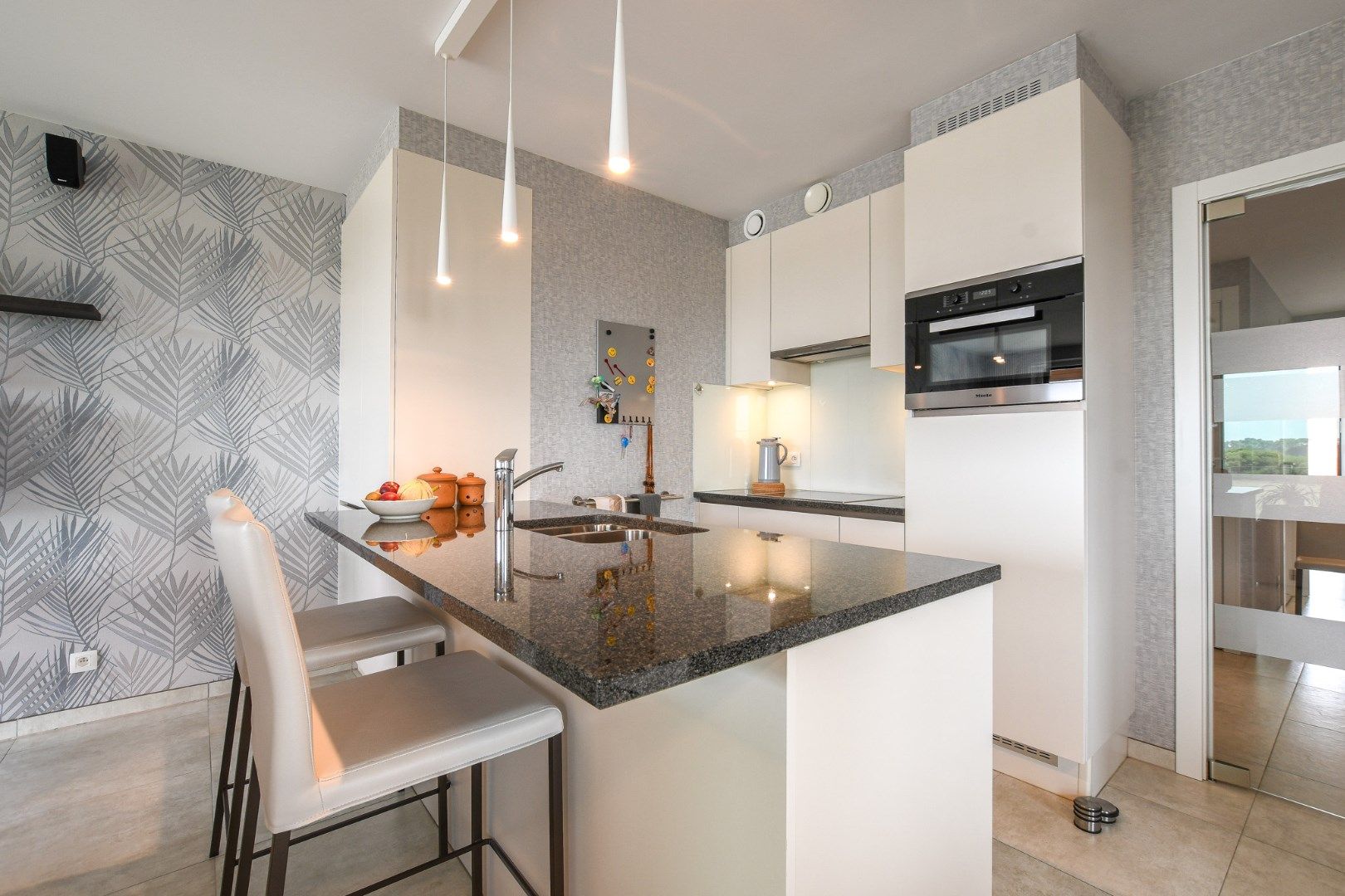 Modern 2-slaapkamerappartement met terras nabij duinen en strand, De Haan foto 8